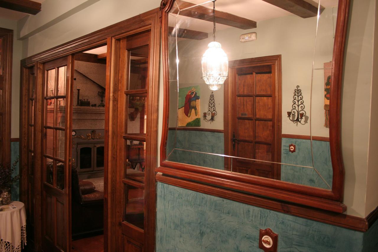 La Casona De Collado Casa de hóspedes Hoyos del Collado Exterior foto